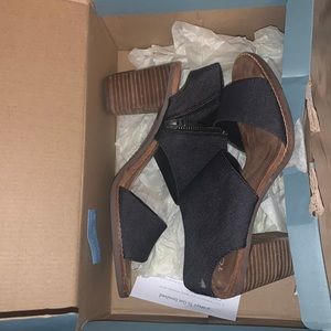 Toms Majorka Sandal 9 Heel Cut Out Black Denim Sandals Women.